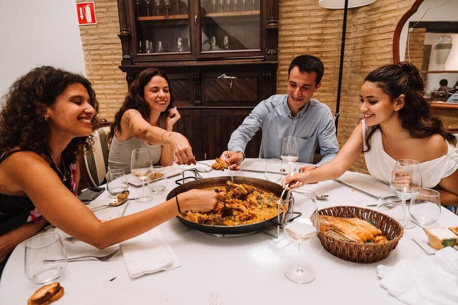 Valencia: Authentic Food Tour with Paella Valenciana - Meeting near the Fountain of the 5 Statues