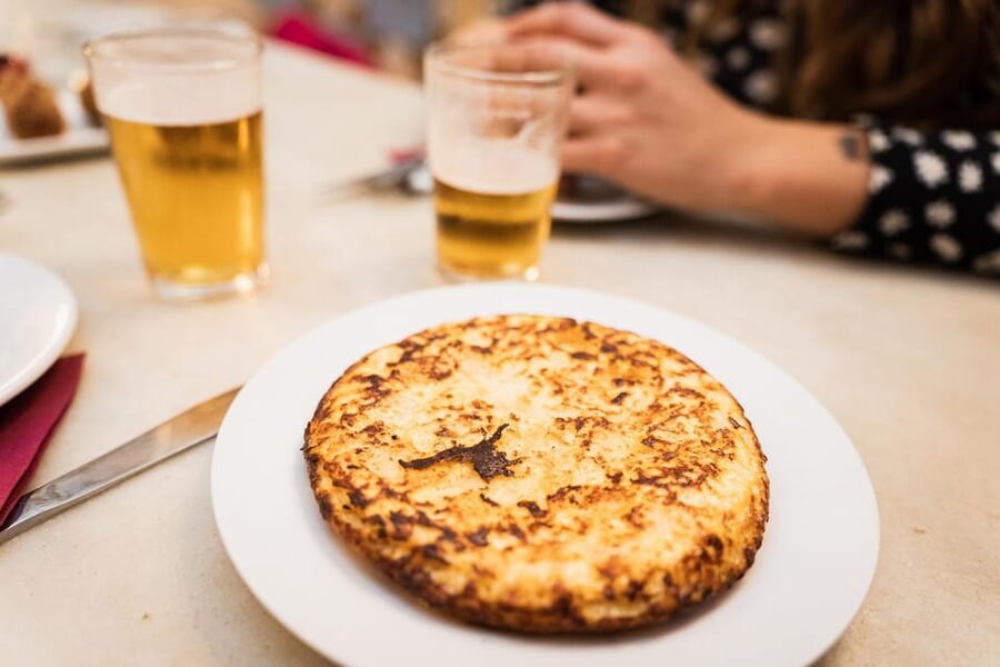 Valencia: Authentic Tapas & Drinks with a Local - Clóchinas at a traditional Valencian bar