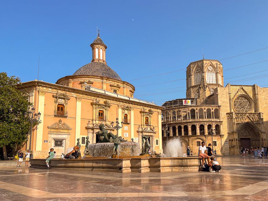 Valencia Bike Tours: City Highlights - Guides, group pace, and the human side of the tour
