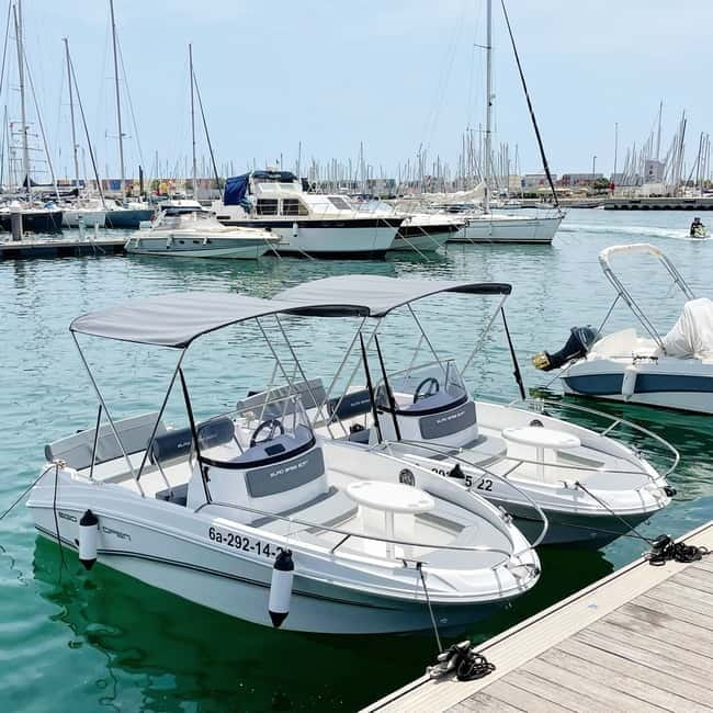 Valencia: Boat Rental without License - Taking the helm at Valencia Marina