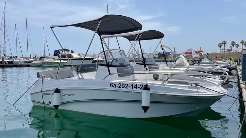 Valencia: Boat Rental without License - The marina ride uses more of your booking than you expect