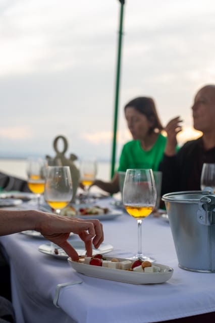 Valencia: Boat Ride with Valencian Wine Tasting & Tapas - Why Albufera makes the wine taste better