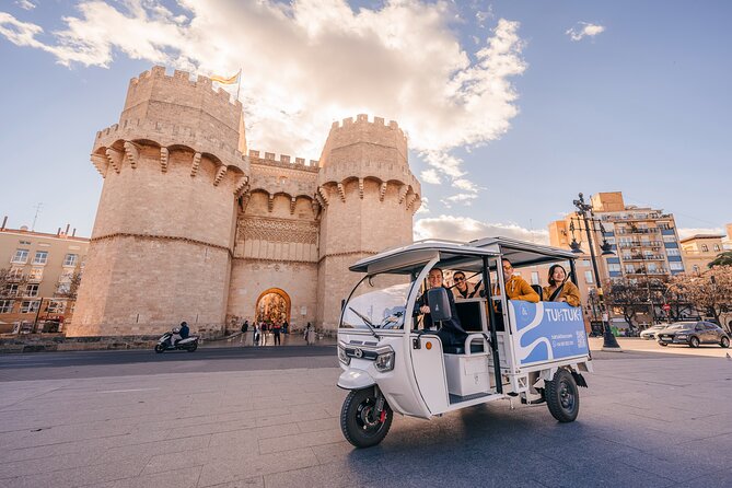 Valencia by Tuk Tuk i: Private tour 1 or 2 hours explore the city - Seeing the City of Arts and Sciences
