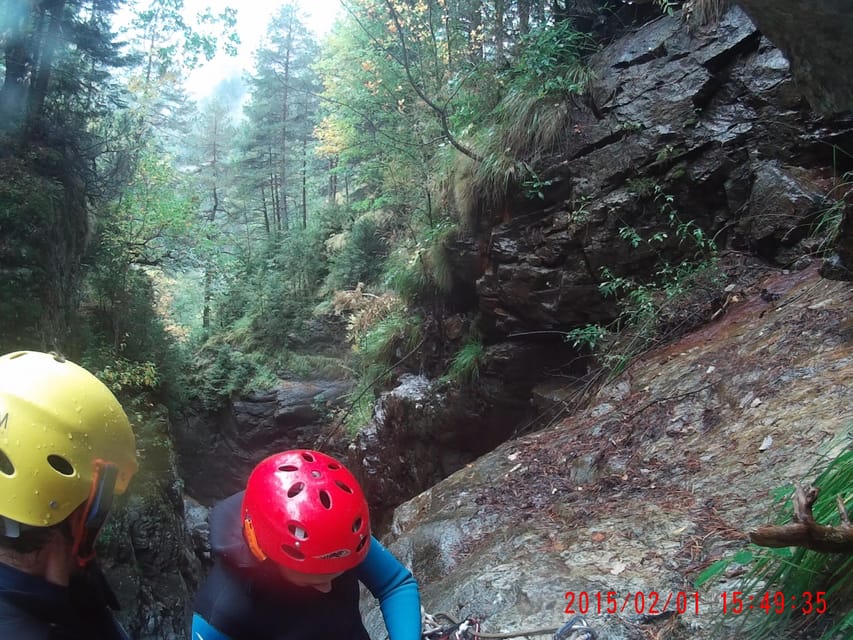 Valencia Canyoning. Experience for everyone - The first walk and first pool
