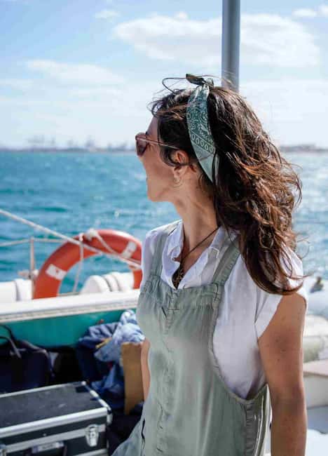 Valencia: Catamaran Cruise with Swimming & Optional DJ - What the 90 Minutes Really Gives You