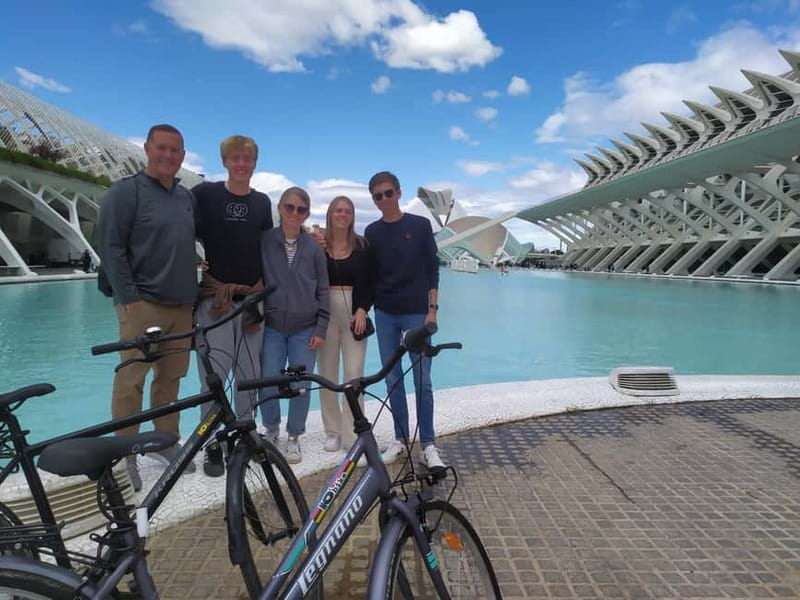Valencia: City Highlights Bike Tour - Who should book this ride