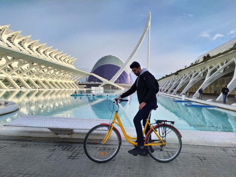 Valencia: City Highlights Bike Tour - Starting at the Central Market and La Lonja
