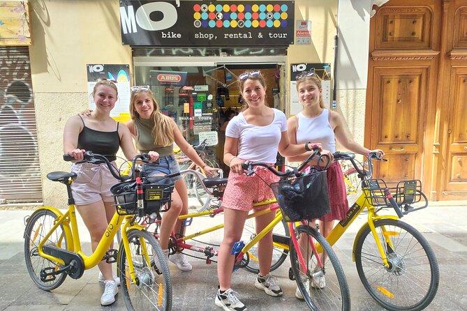 Valencia City MO'Bike Tour - Plaza de la Virgen and the old city gates