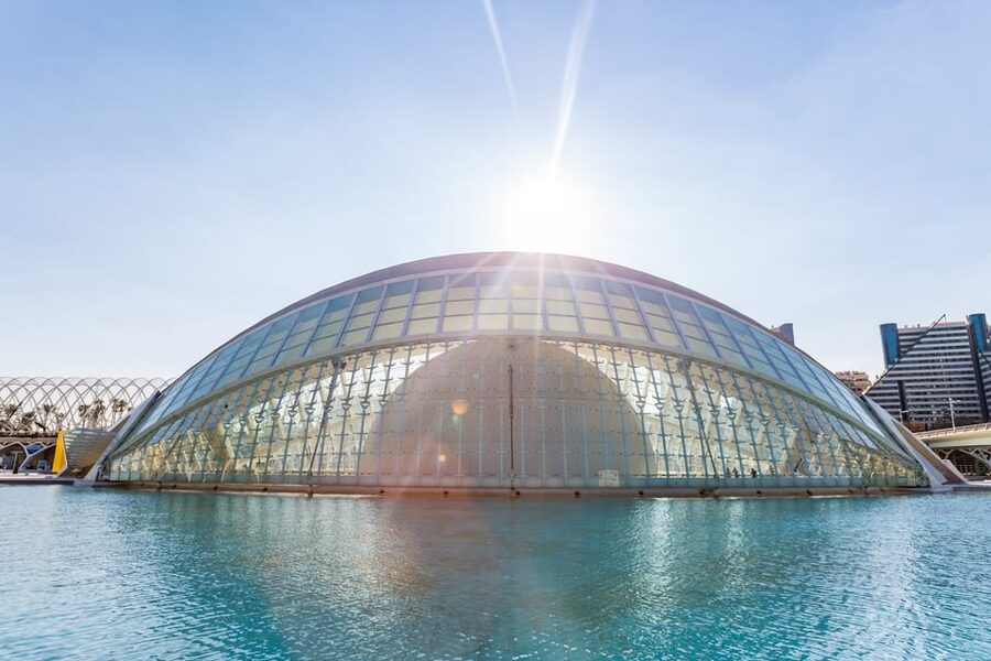 Valencia: City of Arts and Science 3D Movie at Hemisfèric - The Hemisfèric: a movie theater shaped like a giant eye