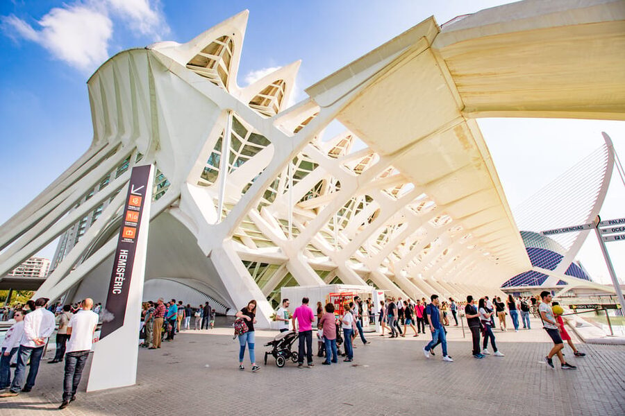Valencia: City of Arts and Science 3D Movie at Hemisfèric - Choosing the right show and time
