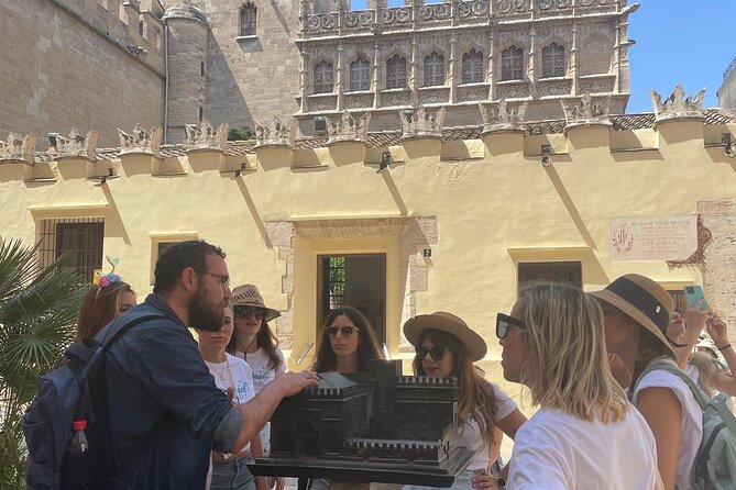 Valencia City Tour: A Treasure Hunt Experience - Why this Valencia treasure hunt feels different
