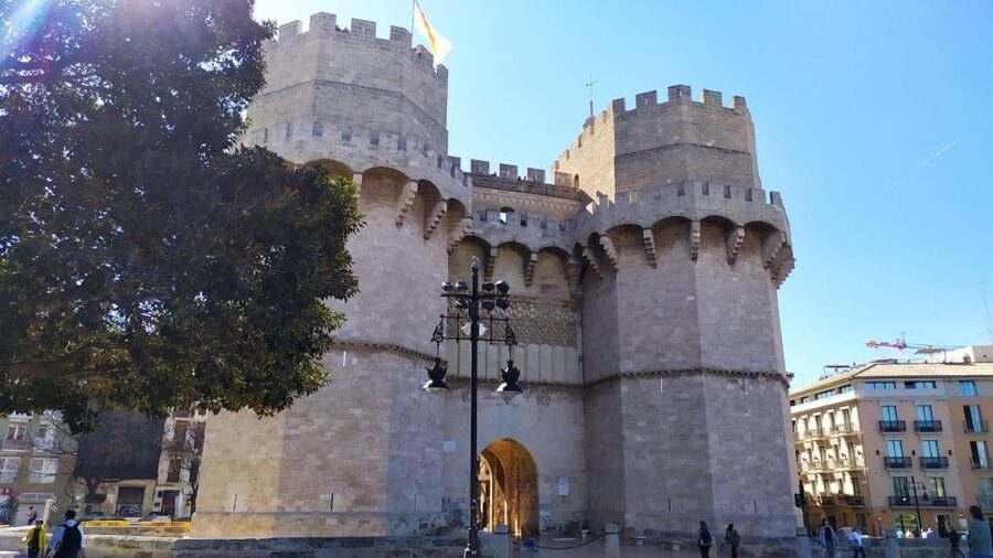 Valencia: City Walking Tour with Top Attractions - ITALIAN - The Ceramics Museum and Valencia’s decorative side