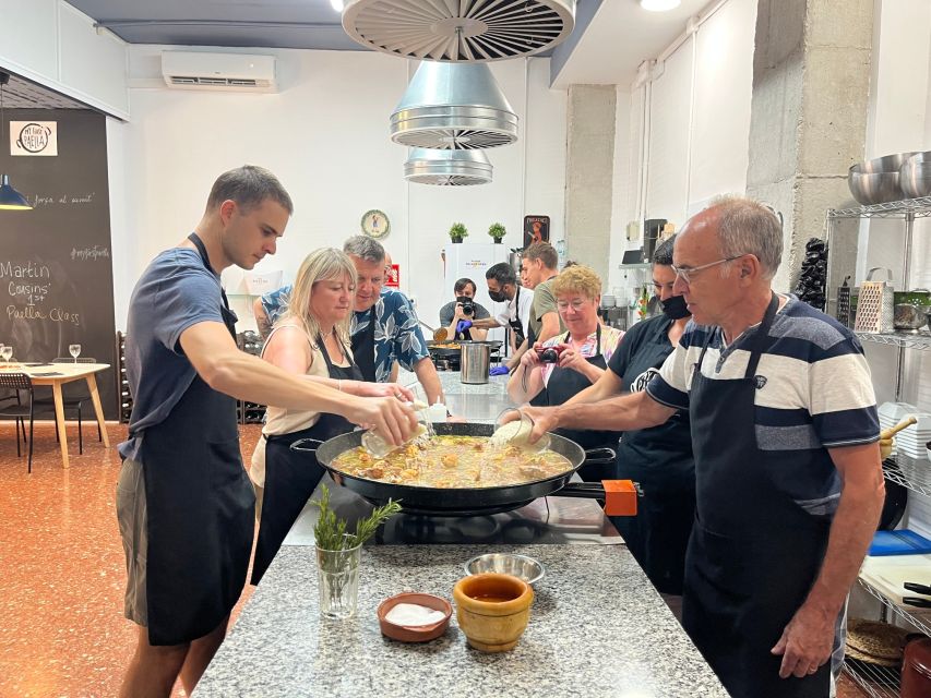 Valencia: Evening Guided Paella Workshop, Tapas, and Drinks - What you actually learn while the paella cooks