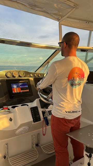 Valencia: Exclusive Sunset Cruise with Drink - From Malvarrosa Beach to open water