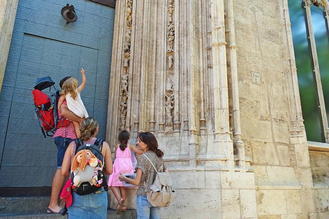 Valencia Family Tour Guided tour in Italian - Plaça de l’Ajuntament and the story of Las Fallas