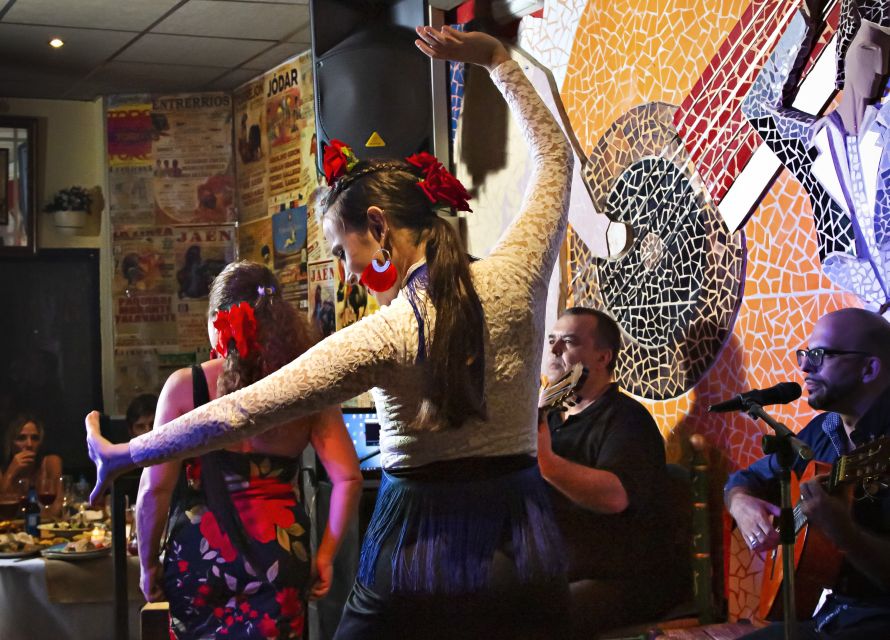 Valencia: Flamenco at Toro y La Luna with optional Dinner - Why this flamenco show feels different