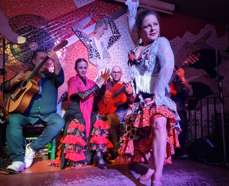 Valencia: Flamenco at Toro y La Luna with optional Dinner - How the evening is likely to unfold