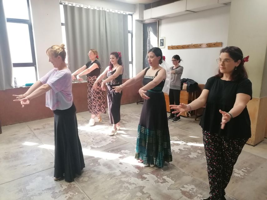 Valencia: Flamenco Class Experience - Language, atmosphere, and teaching style