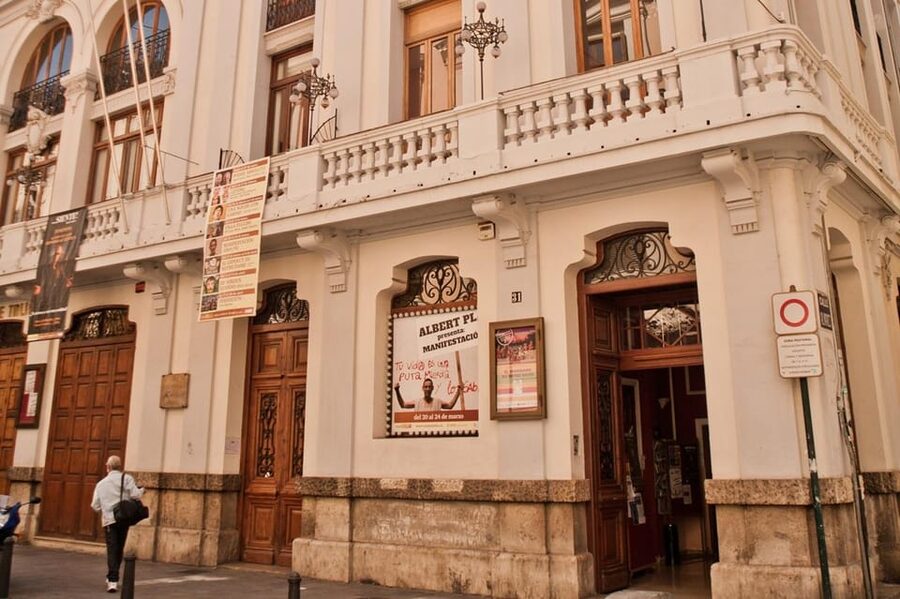 Valencia: Flamenco Show TEATRE TABLAO FLAMENCO in Teatro Talia - The performers and the balance of the ensemble