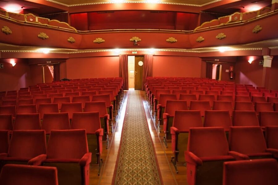 Valencia: Flamenco Show TEATRE TABLAO FLAMENCO in Teatro Talia - Is $26 a fair price?