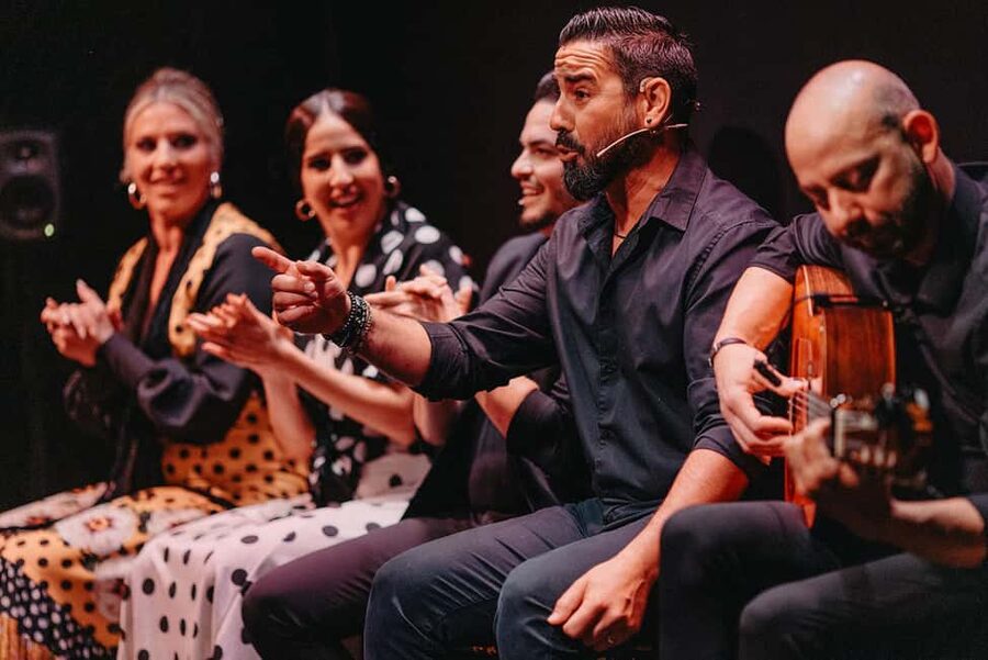 Valencia: Flamenco Show with Dinner at La Bulería - Food, service, and atmosphere