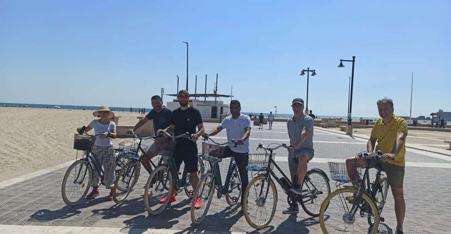 Valencia: Full-Day Bike Rental - Picking up your bike behind the Torres de Serranos