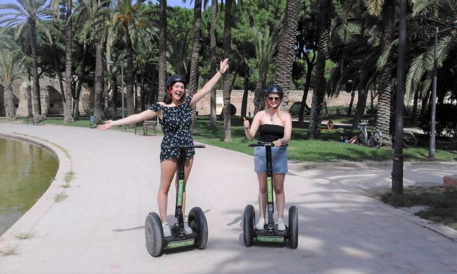 Valencia: Garden & Palace Music Segway Tour - Who should book this one-hour tour