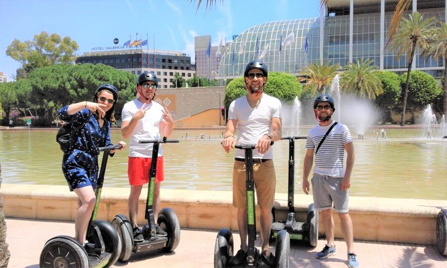 Valencia: Gardens and recreation Segway Tour - Plaza de la Virgen and Valencia’s central monuments