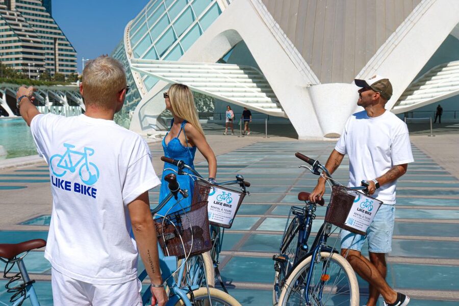 Valencia Guided Bike Tour in small group or Private - From Turia Park to the City of Arts and Sciences