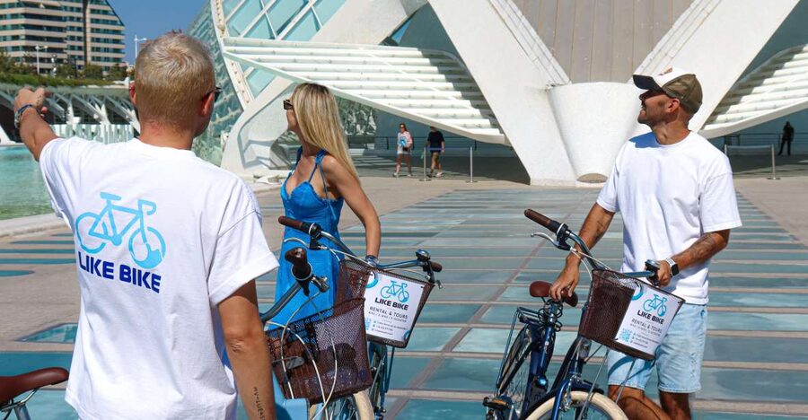 Valencia Guided Bike Tour in small group or Private - Crossing back toward the old city