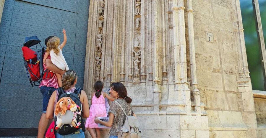 Valencia: Guided Family Walking Tour (Italian Tour) - Valencia Cathedral and the City’s Sacred Center