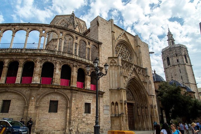 Valencia Highlights with Private Vehicle (Private Tour) - What the guide adds to the experience