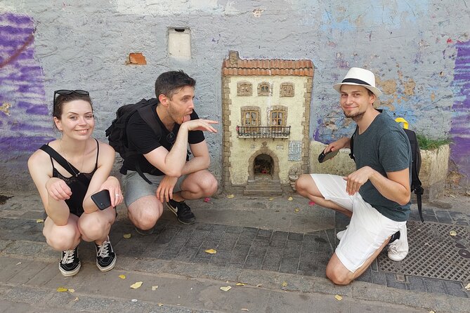 Valencia Iconic Sights Scavenger Hunt - Torres de Serrans and the Best Sense of Place