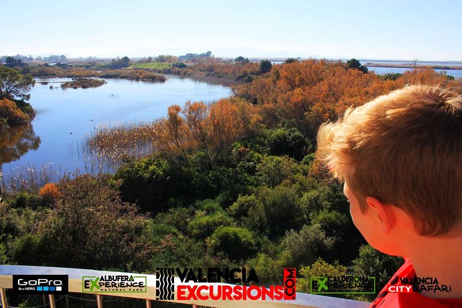 Valencia: Jeep Tour Albufera Park - The wooden boat ride across Albufera Lake