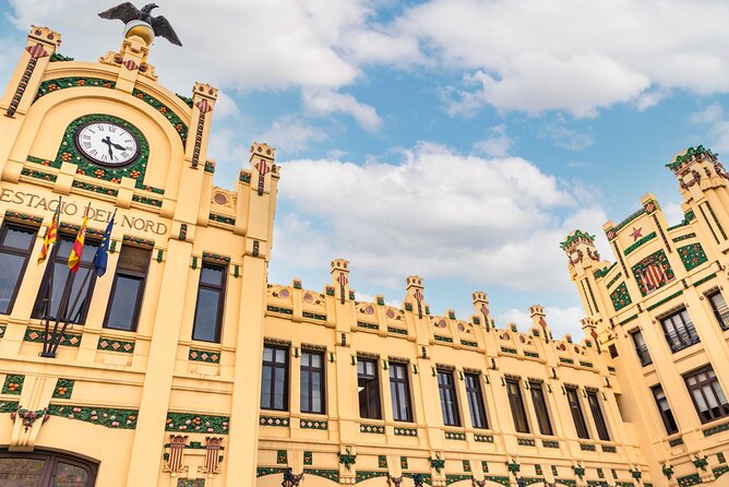 Valencia Monumental Scavenger Hunt - Starting near Xàtiva and Plaza de Toro
