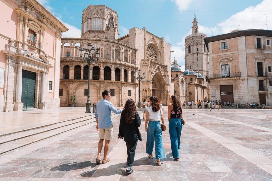 Valencia: Morning Food Tour with Central Market Visit - Finishing with horchata and local sweets