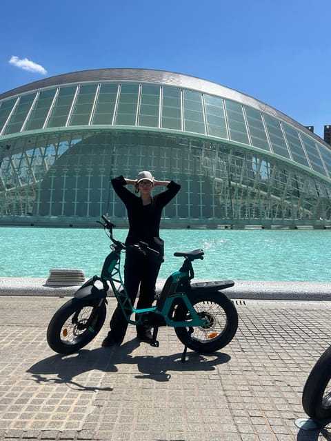 Valencia: Normal bike and Electric bike Rental Ruzafa - Reaching the coast without rushing