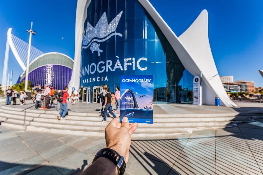 Valencia: Oceanogràfic Entry Ticket - Entering Oceanogràfic at the City of Arts and Sciences