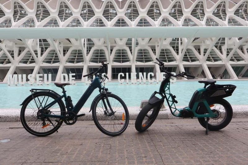Valencia: Old Town to Modern Marvels "Premium EBike Yamaha" - Plaza de la Virgen and Valencia Cathedral