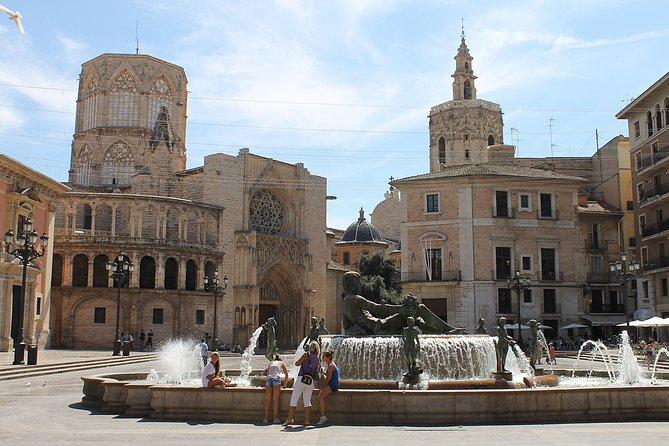 Valencia Old Town Tour with Wine & Tapas in 11th Century Historic Monument - Central Market: ten minutes among Valencia’s food stalls