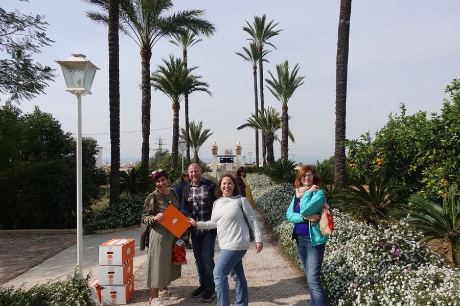 Valencia: Orange Farm and Orchard Trip with Tastings - Tasting citrus, juice, and Valencian products