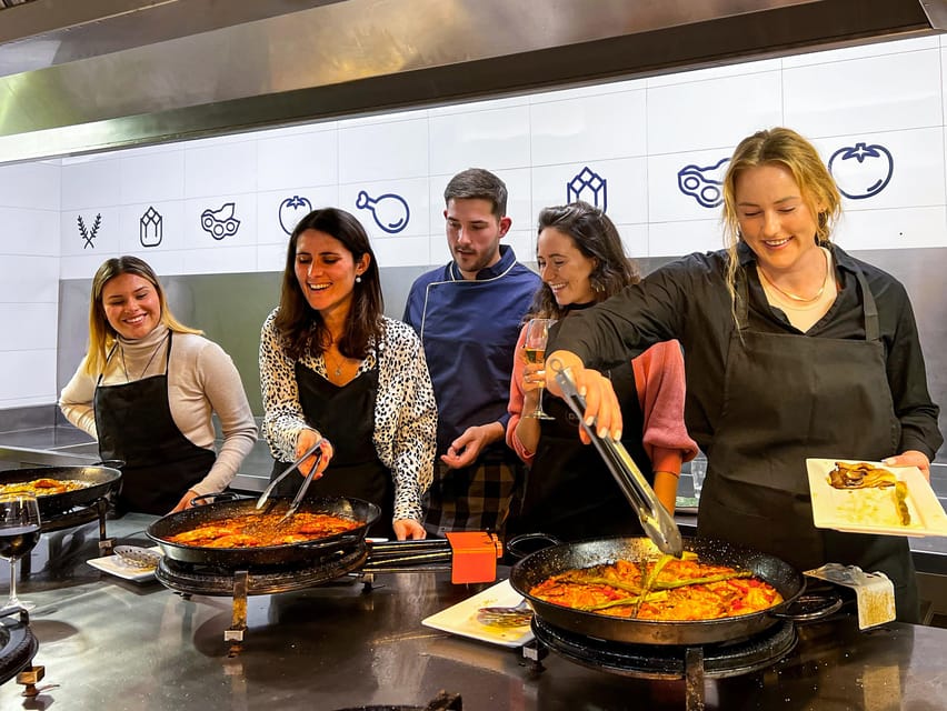 Valencia: Paella Cooking Class with Central Market Tour - Why this paella class works so well in Valencia
