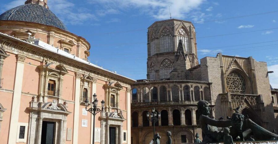 Valencia: Private 4-Hour Walking Tour of the Old Town - A guide shaped around your interests