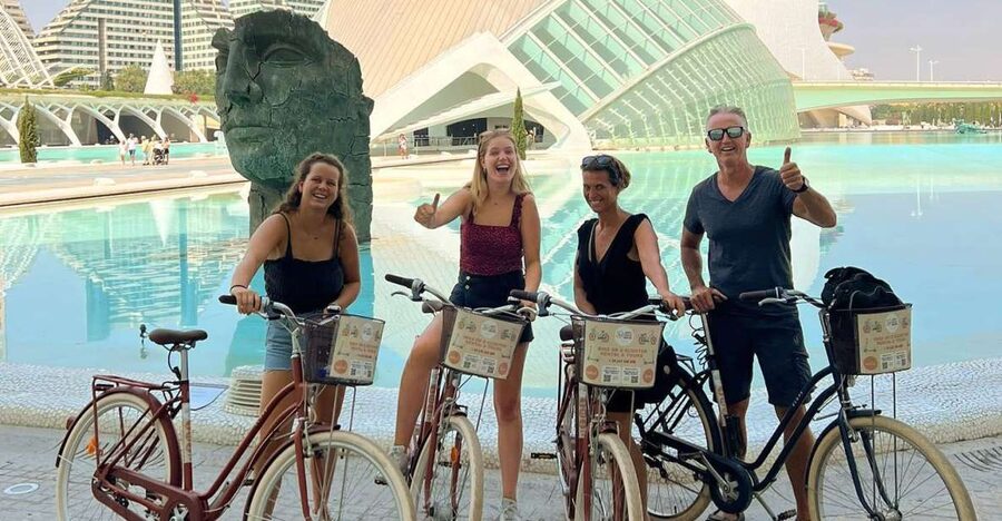 Valencia: Private City Tour on Bike,E-Bike&E-Scooter - Starting in Valencia’s city center