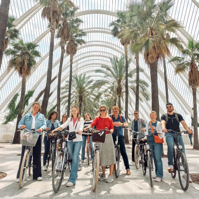 Valencia: Private City Tour on Bike,E-Bike&E-Scooter - How the private format affects value