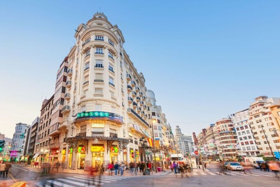Valencia: Private custom tour with a local guide - A private way to get your bearings in Valencia