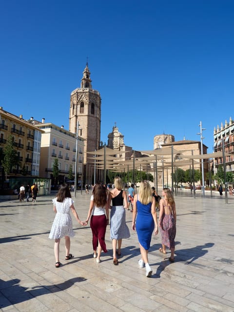 Valencia: Private photo shooting with pro photographer - Who will enjoy this photo session most?