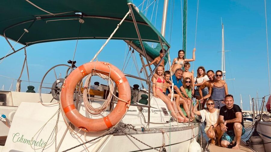 Valencia: Private Sailing Trip with Snacks and Drinks - Snacks, soft drinks, and the chance to swim