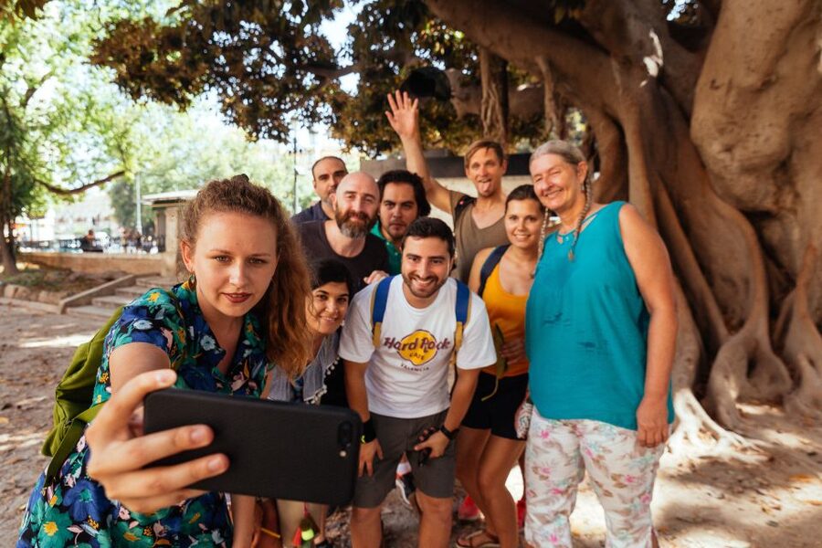 Valencia: Private Tour w/ Locals – Highlights & Hidden Gems - A local stop for horchata and fartons