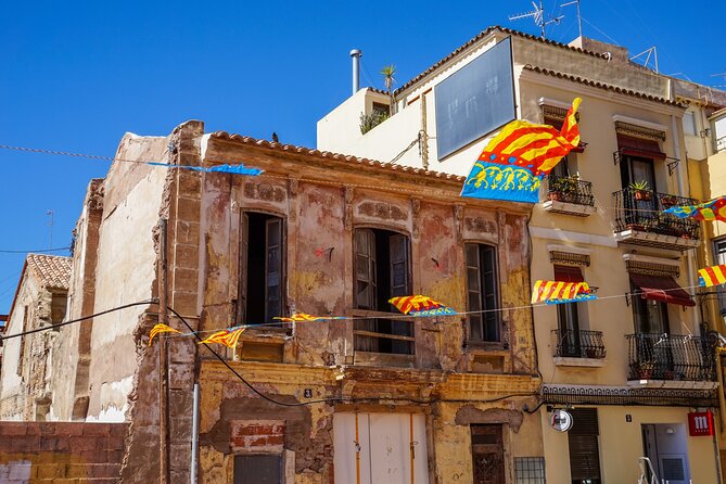 Valencia Private Walking Tour with a Local - What the old city adds